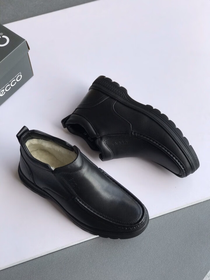 ecco爱步男士中帮真皮保暖羊毛休闲皮鞋冬季棉鞋雪地靴软底爸爸鞋