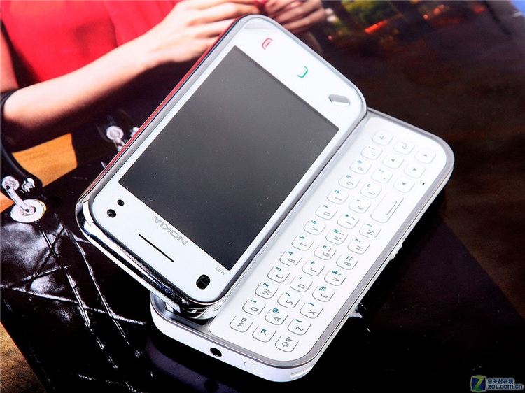 nokia/诺基亚触摸侧滑盖mini怀旧wifi 3g塞班经典 白色【】 32gb 套餐
