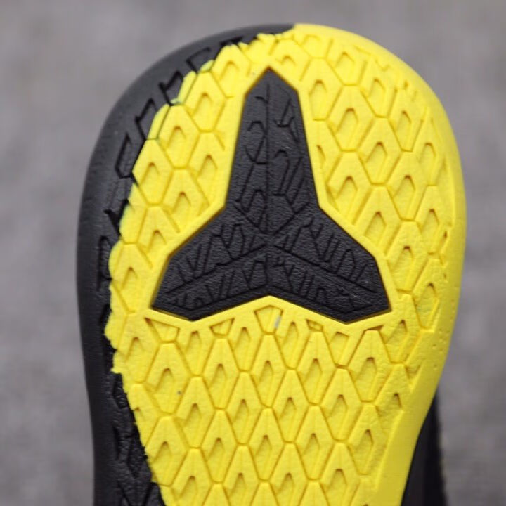 曼巴mamba focus ep实战缓震篮球鞋黑黄生胶男鞋运动鞋正版 黑黄 40.