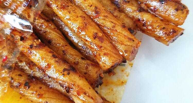 咚咚牛板筋云南咚咚红油板筋辣条怀旧食品网红零食批 发 260克 5袋