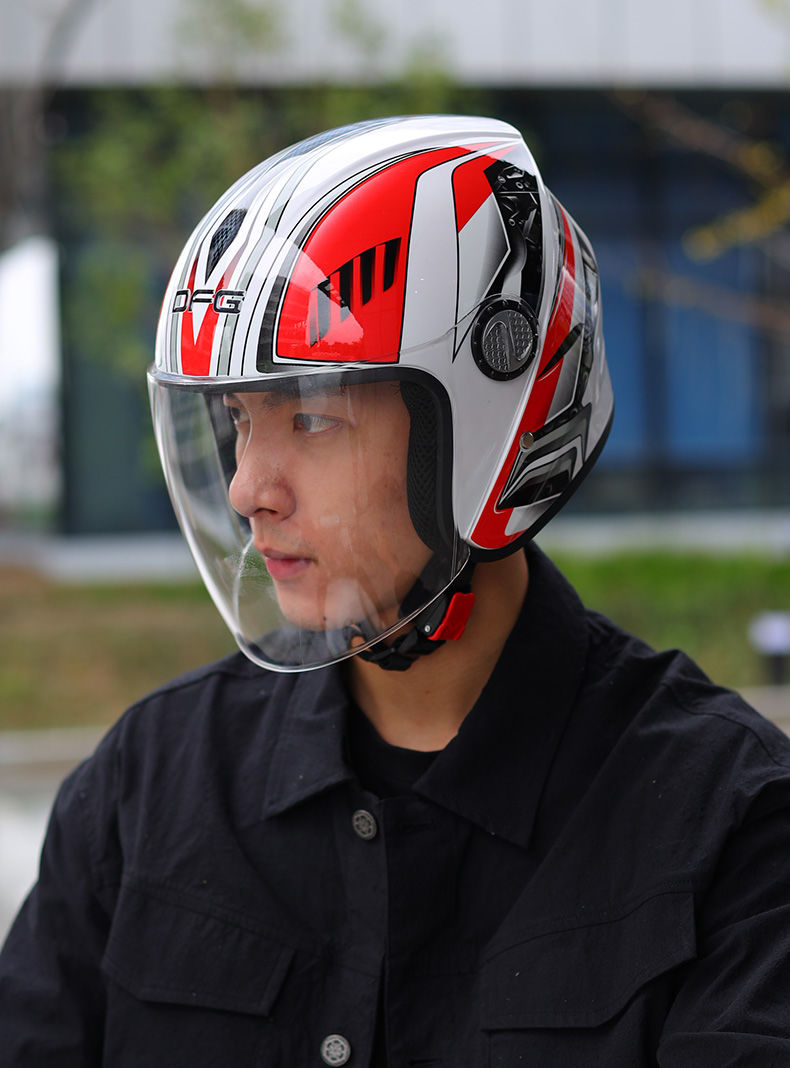 电瓶电动车头盔男女四季通用半盔冬季保暖全盔轻便摩托安全帽红色防雾