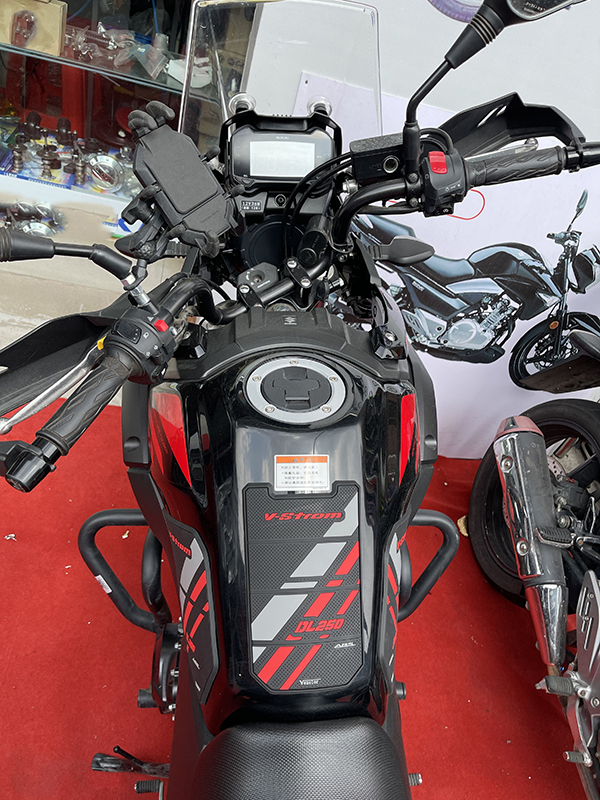 【骑行の族】豪爵铃木dl250油箱贴适用于耐滑贴防刮油箱侧贴改装贴