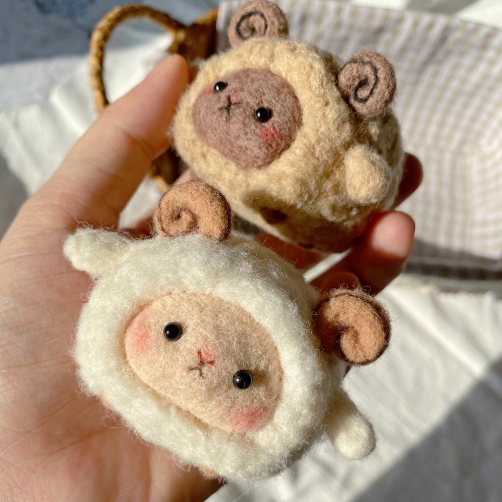 羊毛毡羊毛毡戳戳乐diy材料包小羊小绵羊挂件车饰钥匙扣情侣手工礼物