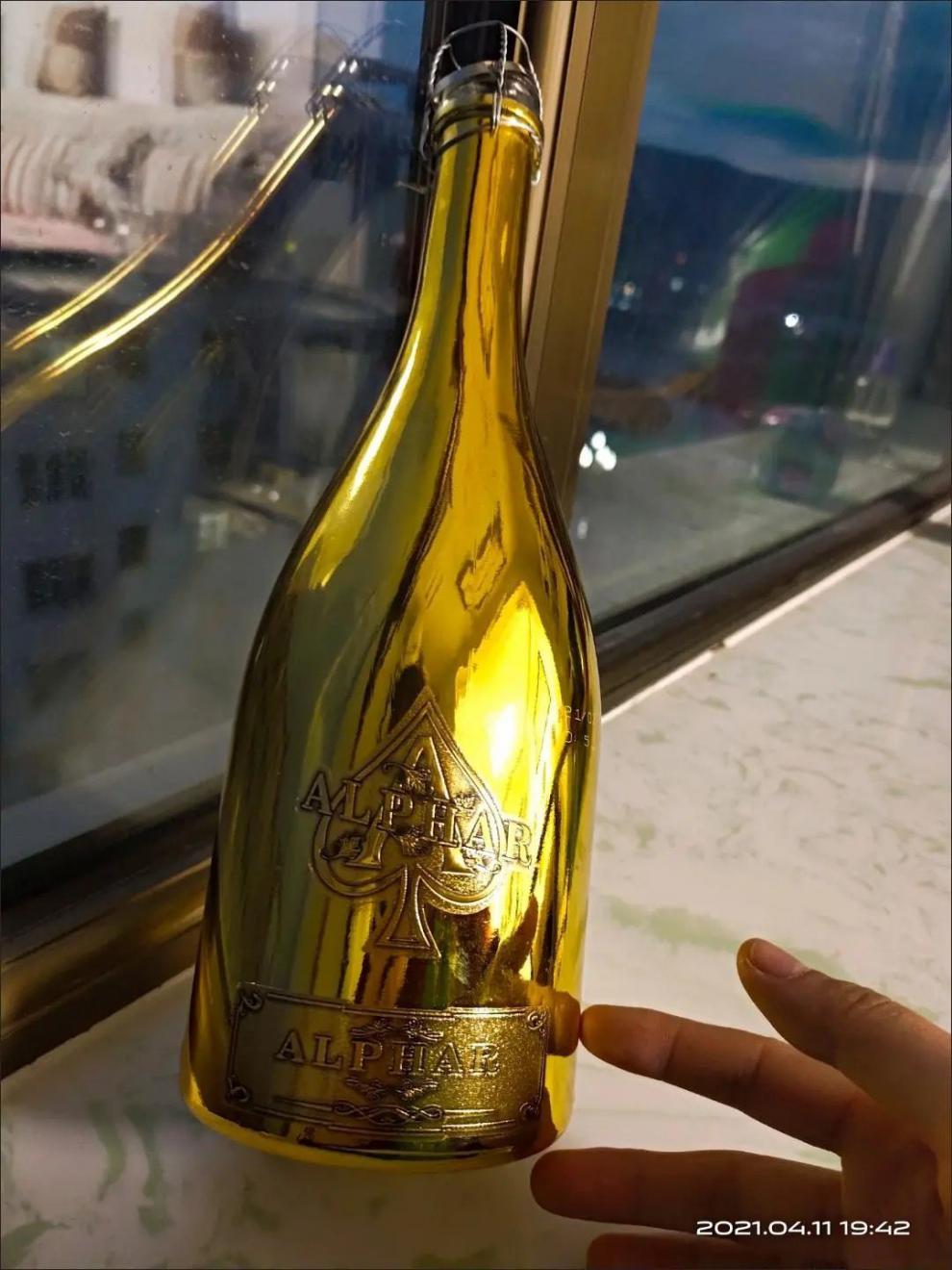 香槟汽泡酒图片