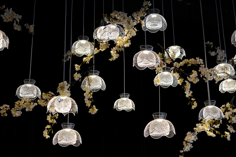 婚庆吊顶装饰铃兰花吊灯婚礼布置道具挂灯装饰灯空中吊饰led灯串 蘑菇