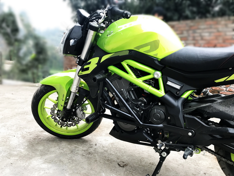 适用于贝纳利bn302s改装保险杠竞技杠302s护杠防摔杠黄龙bj300尾箱架