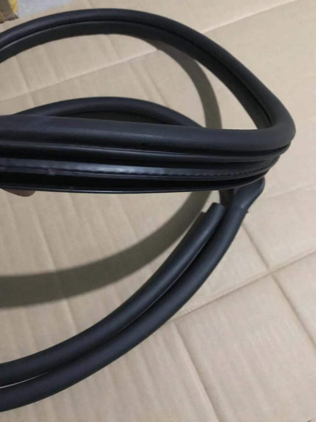 汽车用品小店商品编号:10048520347419商品名称:五菱荣光车门框密封条