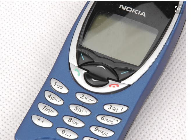 nokia/诺基亚8210 直板按键黄屏手机经典怀旧收藏老款机老人学生 红色