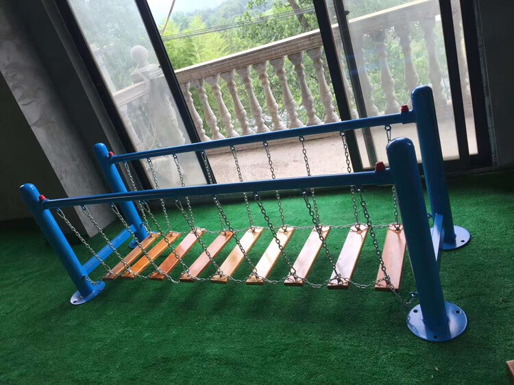 幼儿园儿童木桥儿童荡桥幼儿体能训练器材平衡木户外游乐设备23号木桥