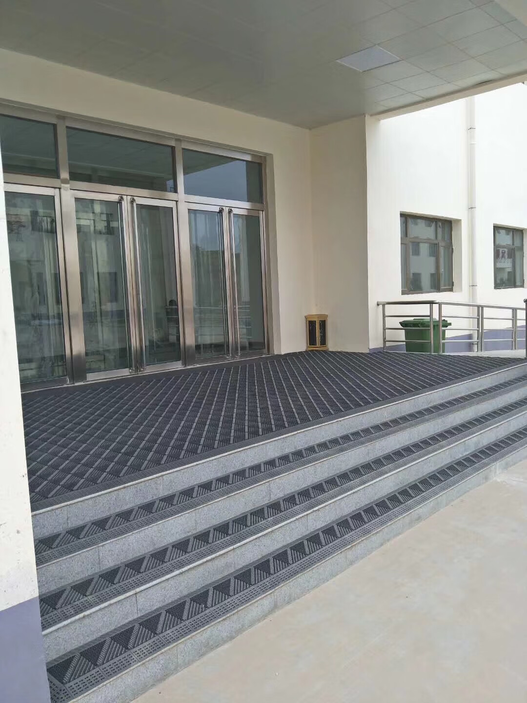 室外户外台阶防滑垫防滑条拼装门口进门塑料蹭土门垫酒店商用入户门前