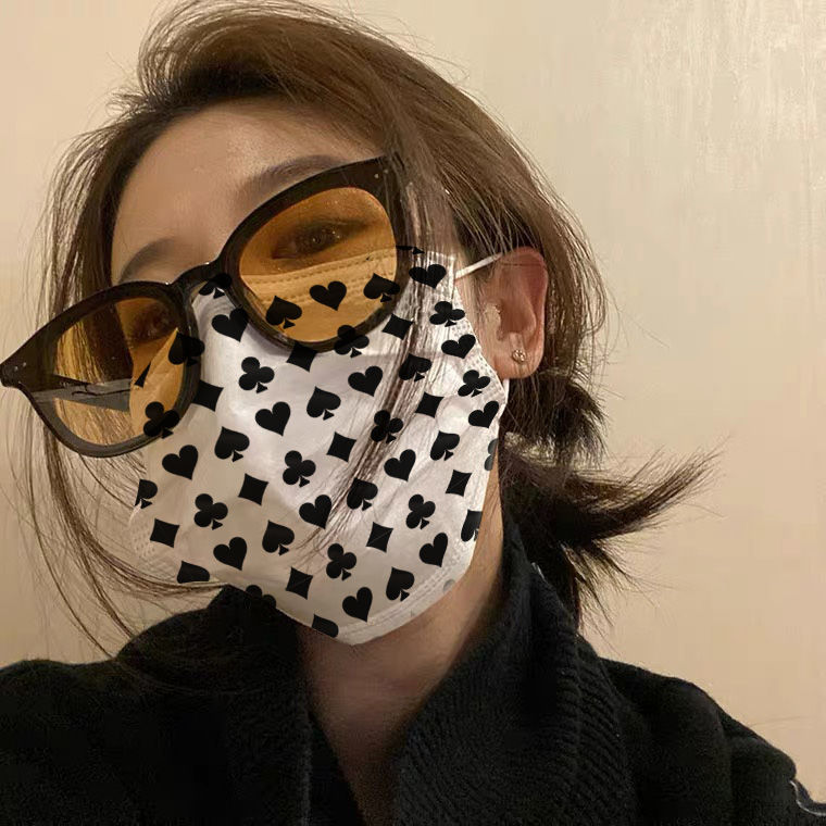ukmr新品口罩款爆款网红抖音款桃心梅方黑白色个性潮男酷女印花口罩