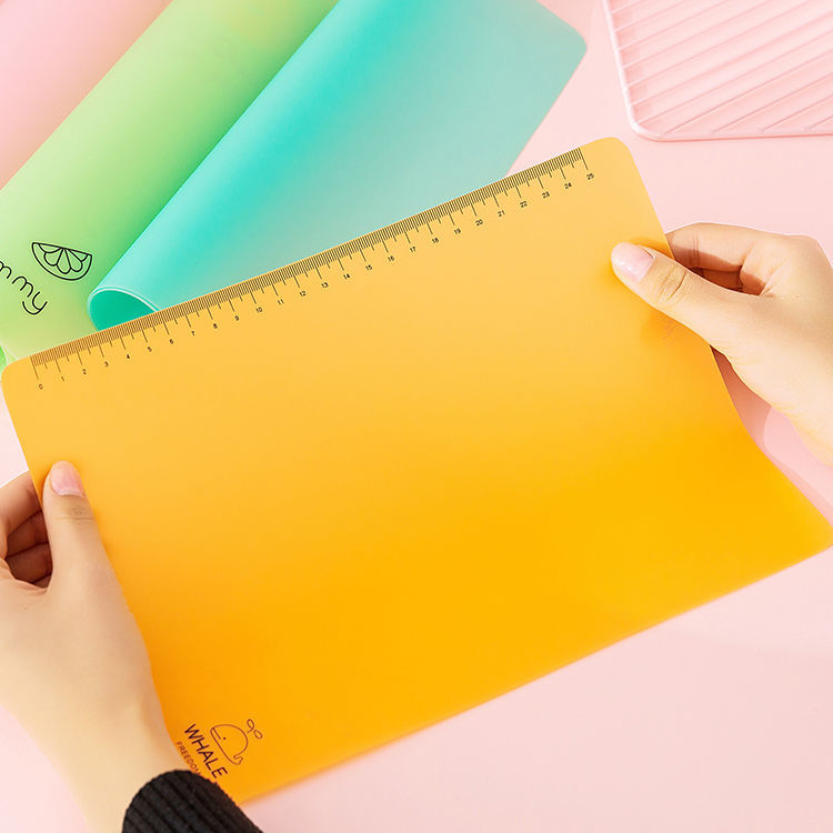 小学生课桌餐垫学生书桌垫学生防水多功能软硅胶垫板糖果色大号易清洗