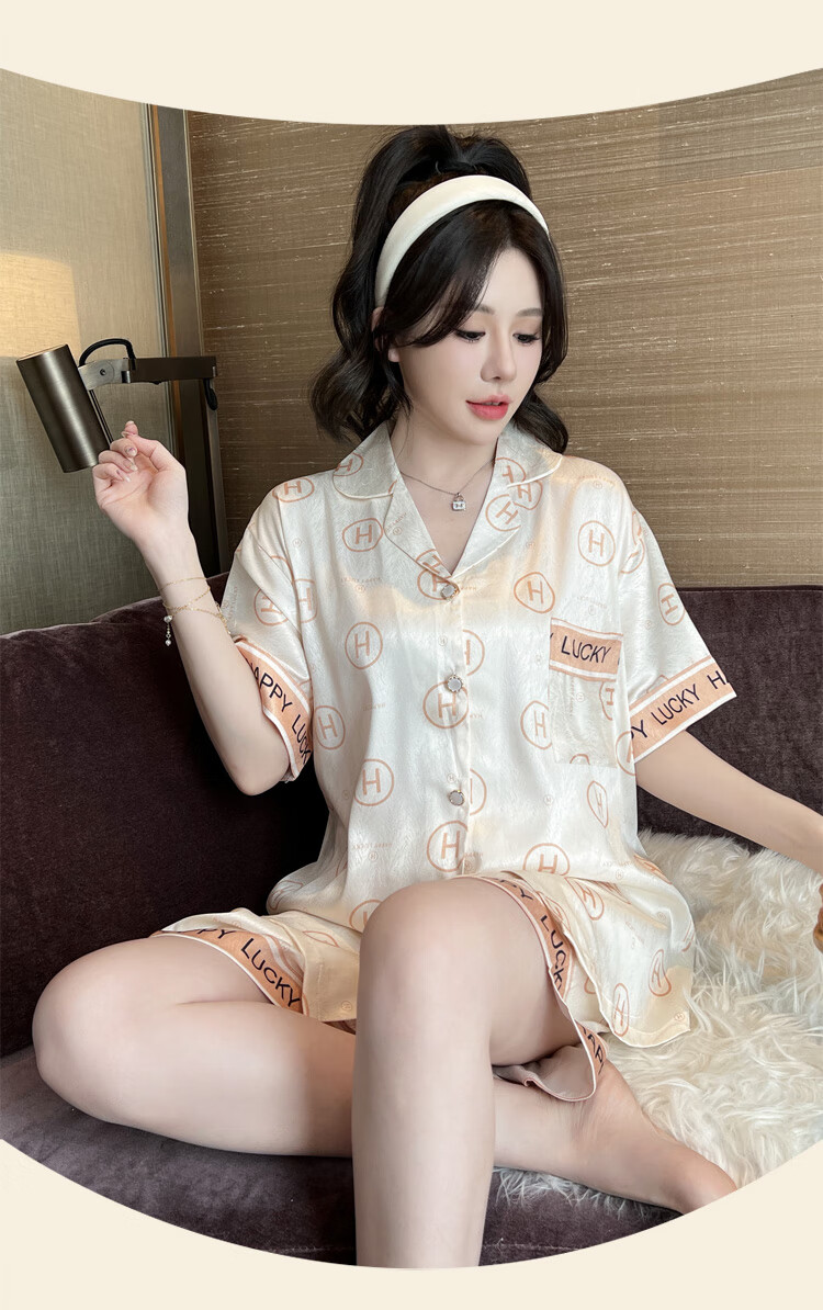 5b7a52b22419bf69.jpg
