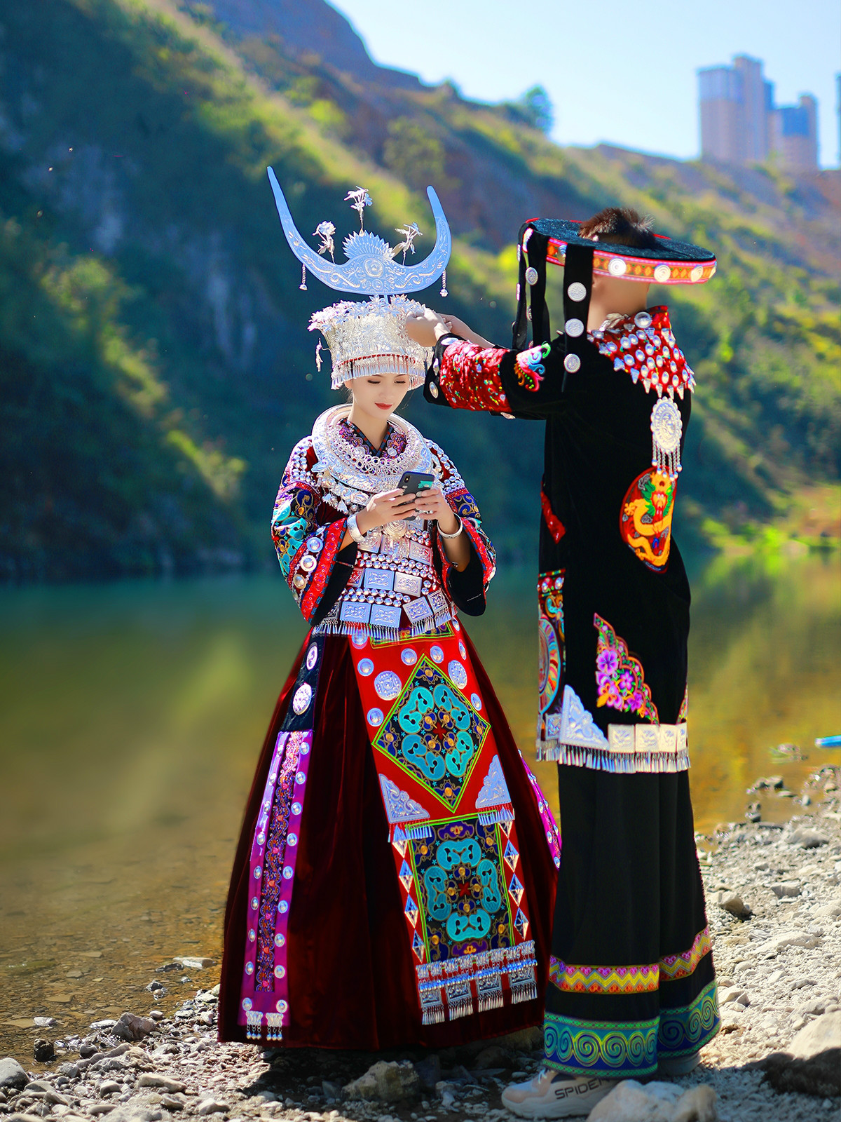 贵州苗族牛角帽服装少数民族风舞台表演出服主持人歌手盛装男女苗族婚