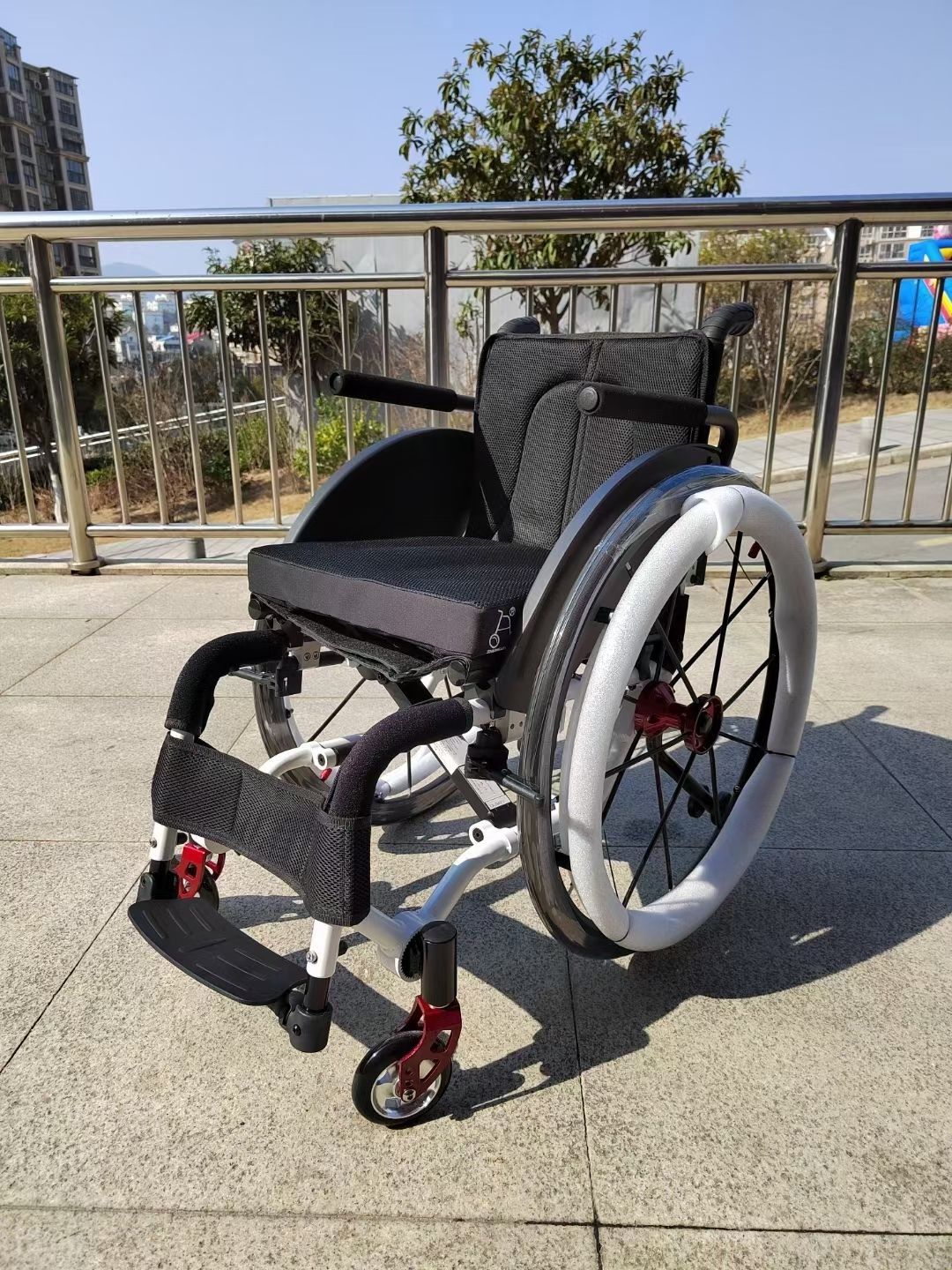 顺康达运动轮椅折叠轻便出行代步轮椅方便 绿色 38【图片 价格 品牌
