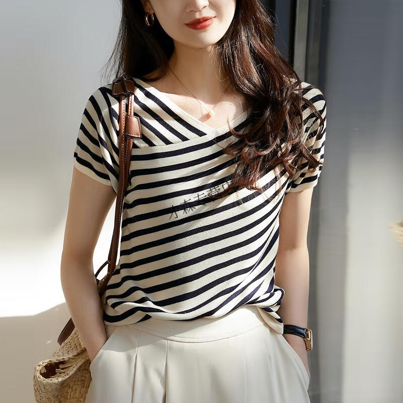 06894e70e08d9f23.jpg' style=