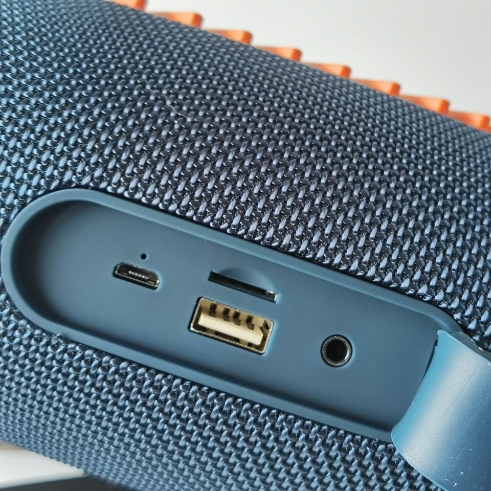 jbl华强北jbl xtreme3战鼓3蓝牙音响防水背挂式小战鼓重低音插卡音箱