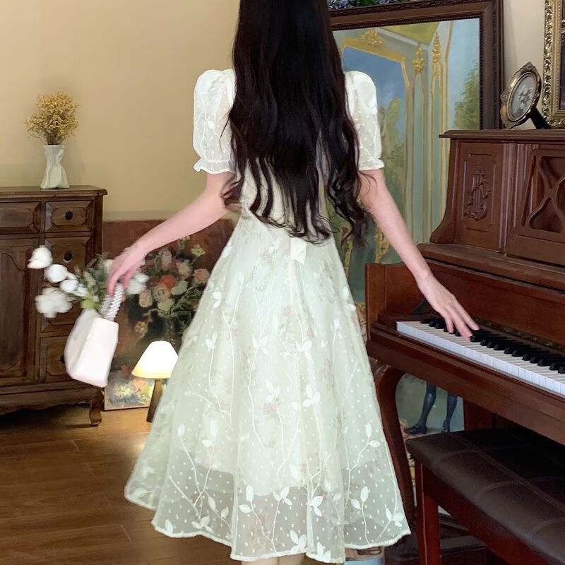 e20a7cb63fe269ee.jpg' style=