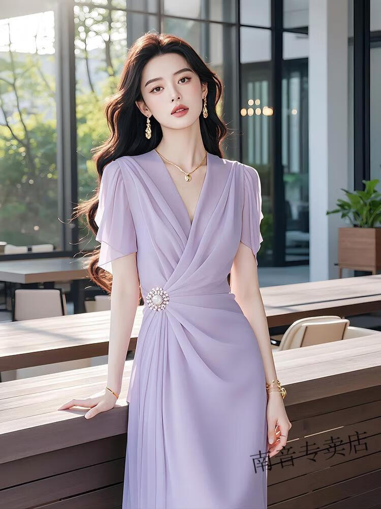 1e0351869f4fe845.jpg' style=