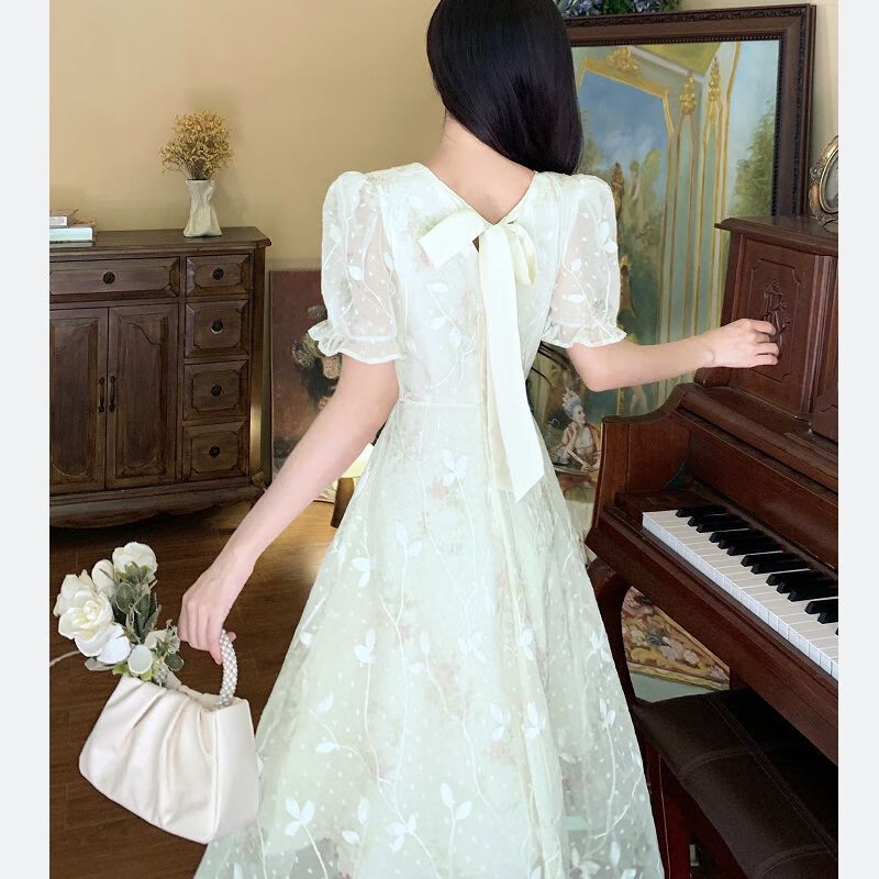 201c1693515d84ec.jpg' style=