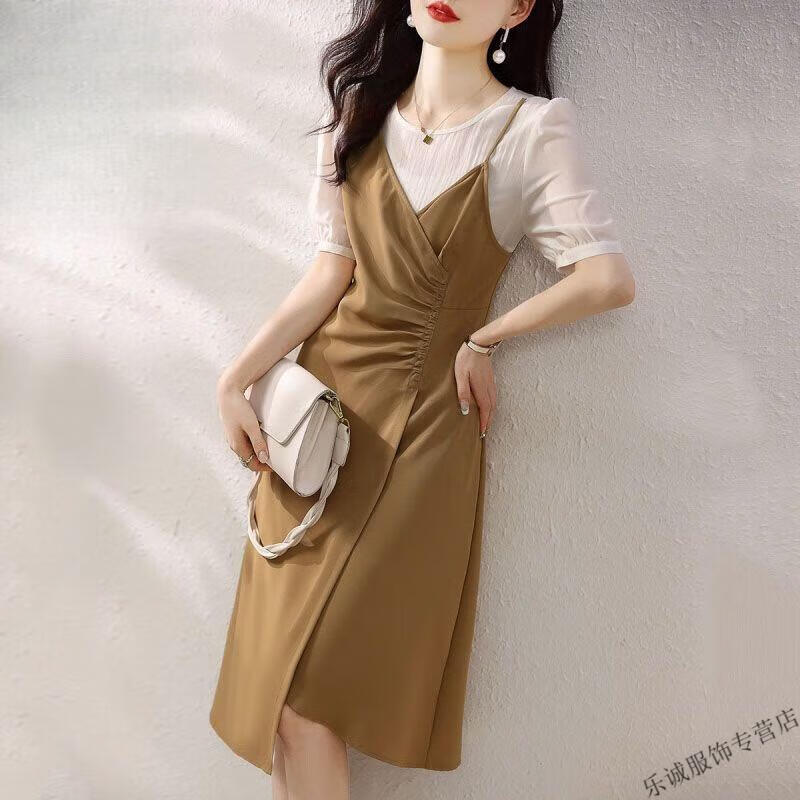 d437234908a2b14b.jpg' style=