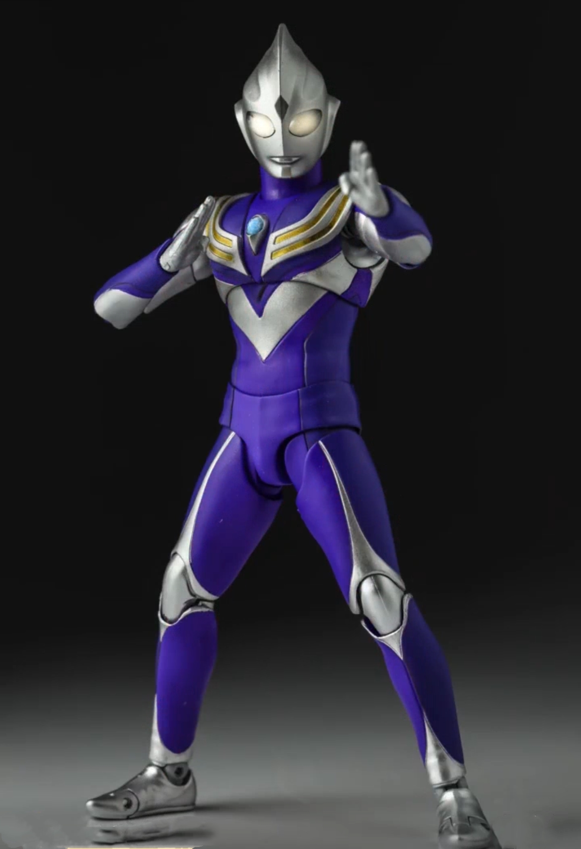 万代shf真骨雕迪迦奥特曼复合型儿童男孩超可动玩具人偶手办礼物模型