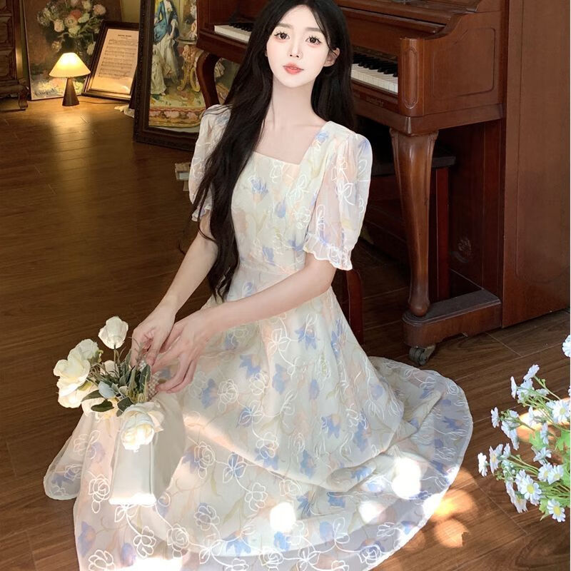 ab9438eef682257d.jpg' style=