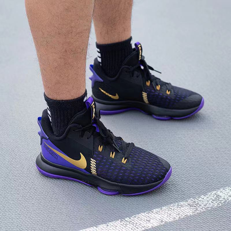【官方自营旗舰】鹿芩新款 詹姆斯见证5代篮球鞋黑白金紫金湖人气垫