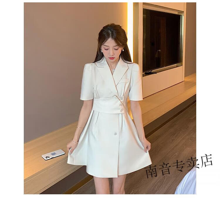 556c968d08975dfd.jpg' style=