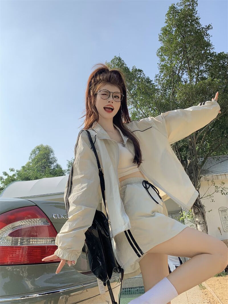 8cd927b82362bcc0.jpg' style=
