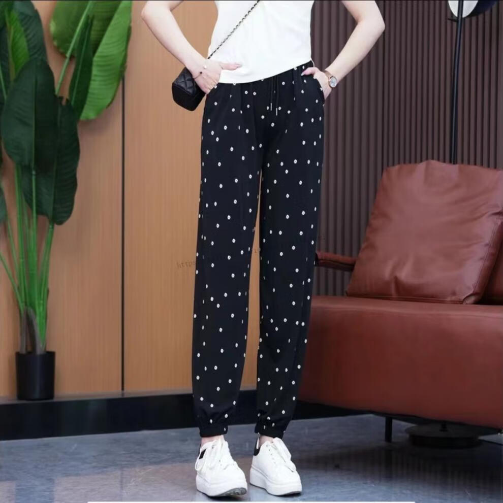 c0010e68f06ce825.jpg' style=