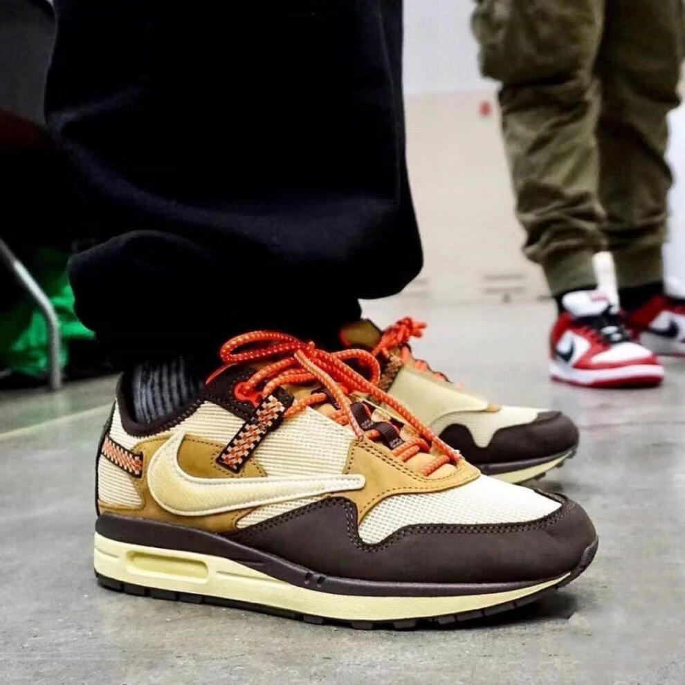 【官方旗舰】travisscottairmax1倒钩联名黄金小麦复古跑步鞋女do9392