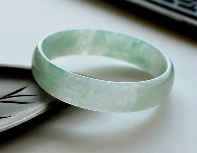 wkoud 翡翠手镯女浅绿飘花水润小号薄款缅甸玉手镯子带证书 61mm