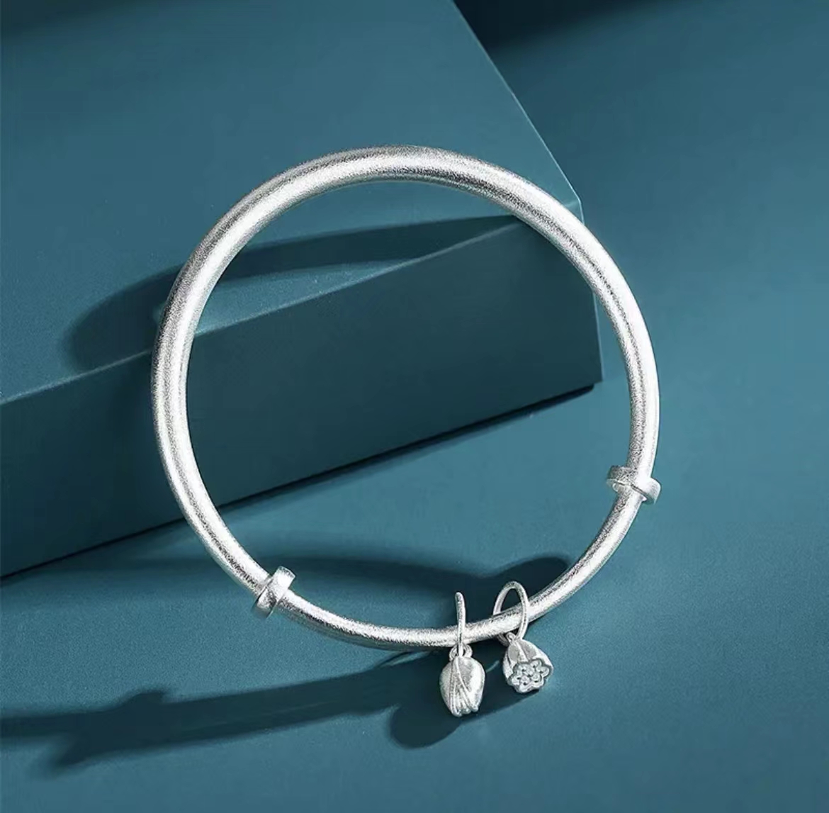 老凤祥款式 万足银9999纯银手镯女古法两世欢莲蓬手镯送女友妈妈礼物