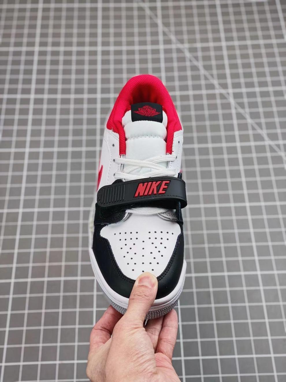 耐·克ni·ke官方旗舰女鞋运动鞋低帮aj32实战气垫篮球鞋潮休闲跑步