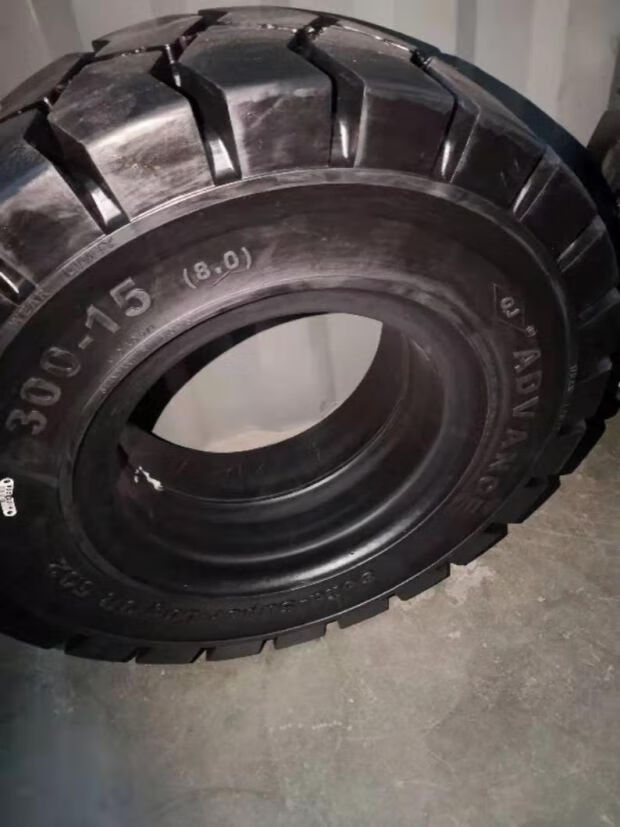 5吨5吨7吨叉车充气实心轮胎sn8958 300-15正新实心带减震孔【图片