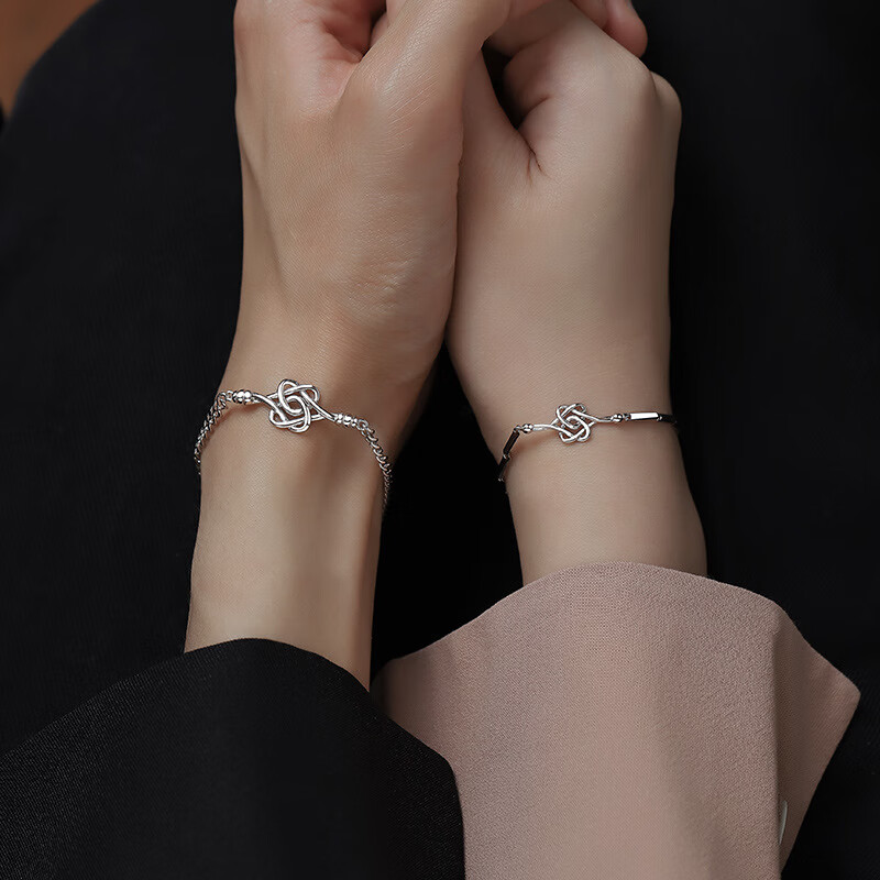 巴克乐乐同心结情侣手链潮流小清新心形手环情人节礼物时尚简约中国结