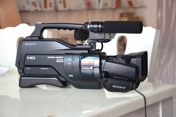 索尼sony/索尼 hxr-mc1500c/mc2500c 高清摄像机直播会议婚庆支持交换