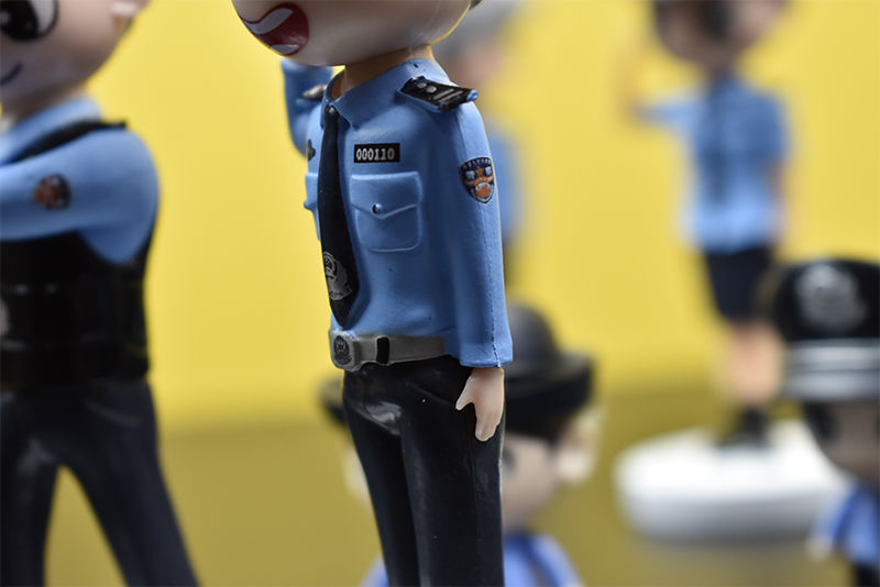 警察 公仔女警玩偶摆件人偶模型卡通玩偶车装饰汽车中控台男士民警