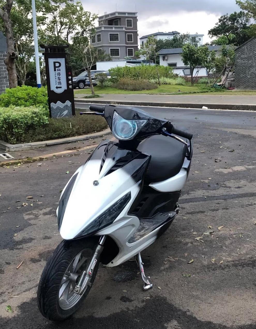 网红款配套三阳鬼一双拼渐变黑白车壳全套定制摩托车鬼火一代外壳