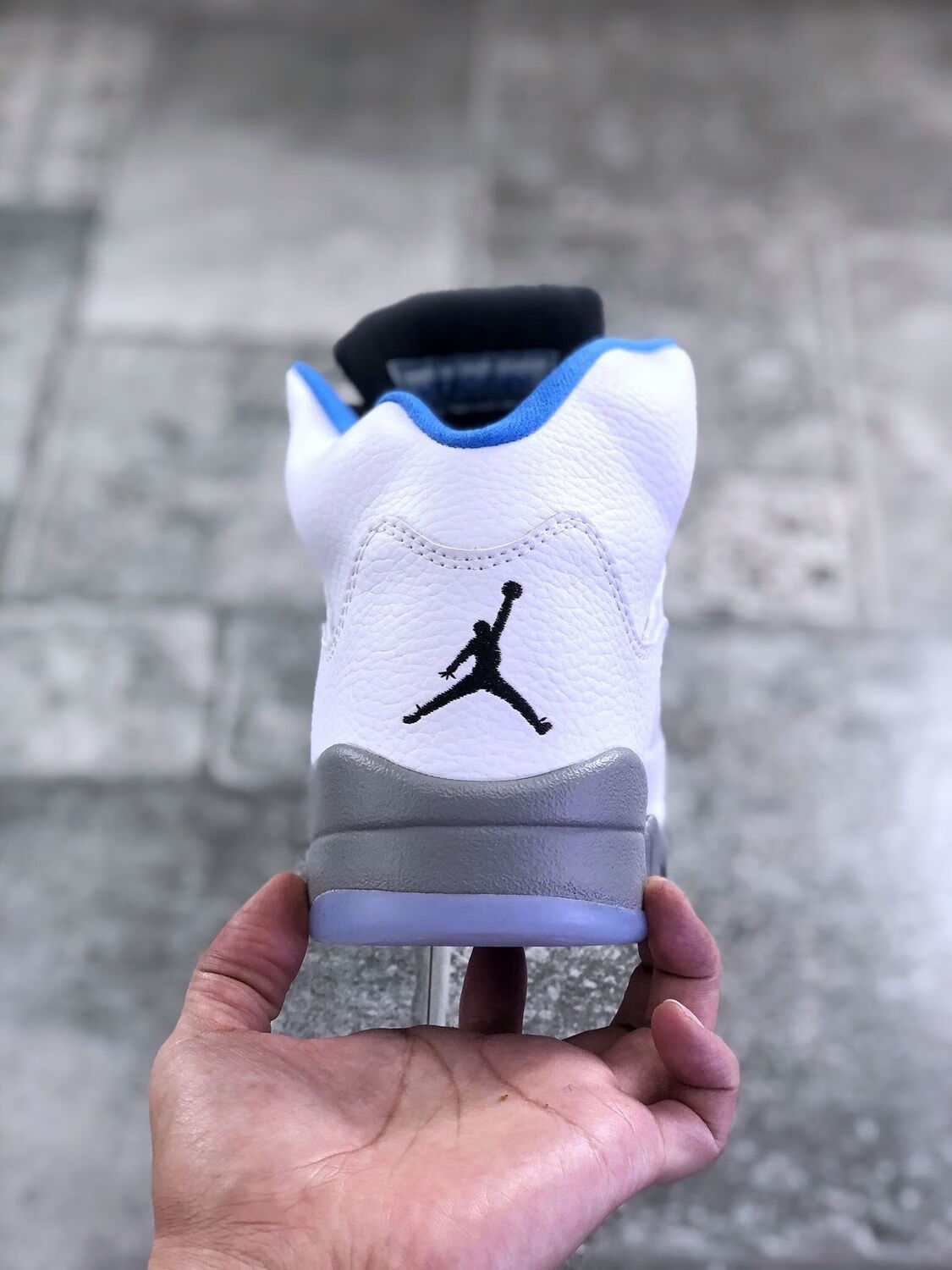 男女同款aj5白蓝低帮篮球鞋乔5休闲运动板鞋情侣鞋440888140白色375