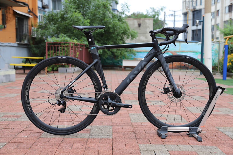 蜜主播(honey anchor)java鱼雷3高配版佳沃公路自行车碟刹22速超轻