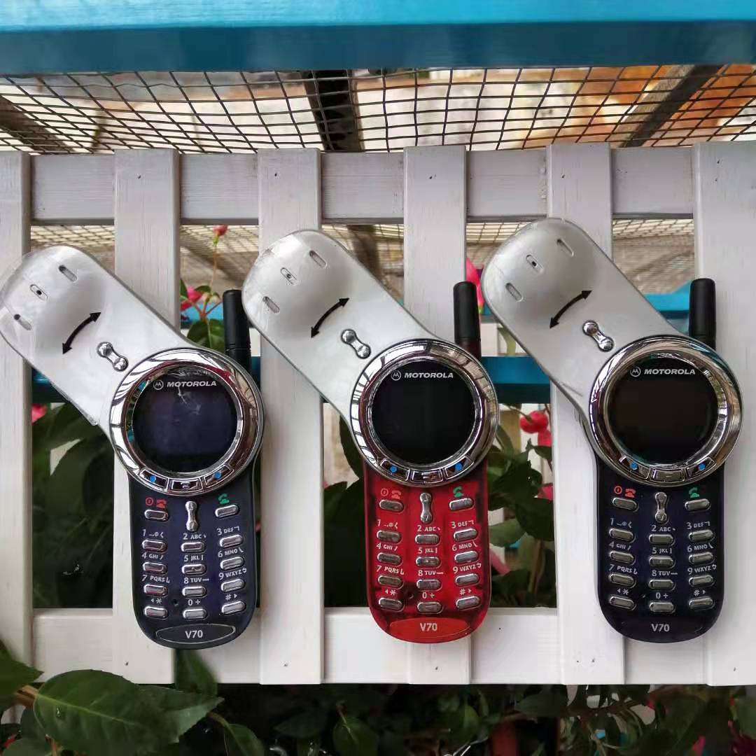motorola摩托罗拉v70旋盖古董怀旧收藏学生机蓝色套餐二32mb中国大陆