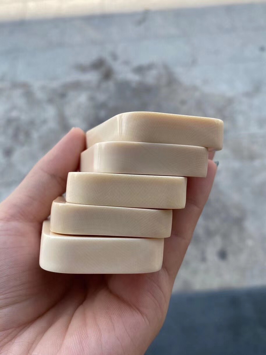 朴春 天然原色猛犸象牙满纹冰料平安无事牌 吊坠 男女 毛衣链461牙牌