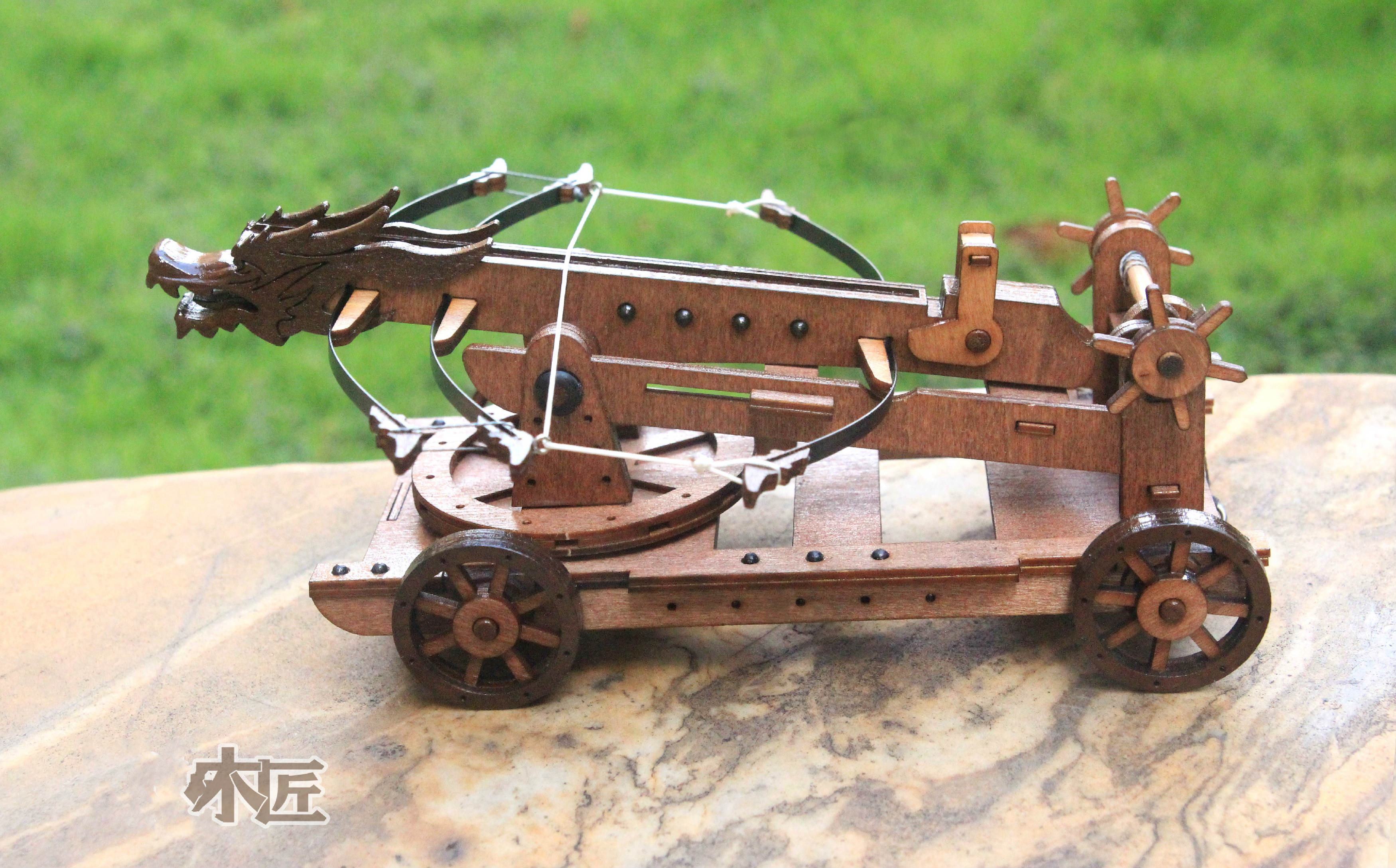 投石车模型古代三弓床弩朝神臂弩古战车抛石机攻城车诸葛连弩 龙头款
