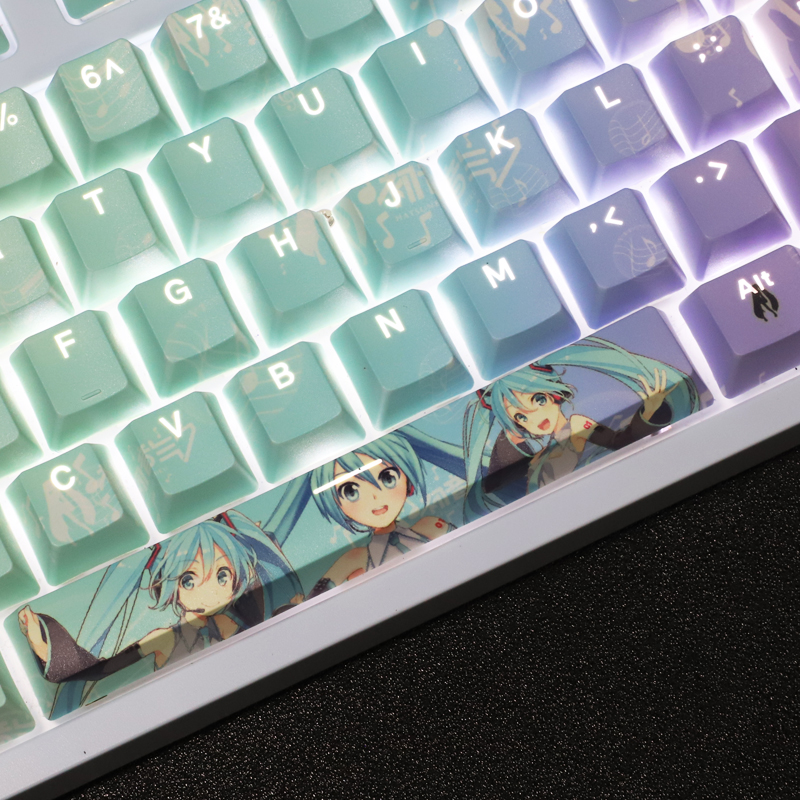 初音未来联名键盘初音未来miku甩葱二次元动漫宅男歌姬机械键盘透光