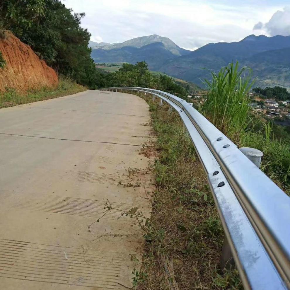 波形护栏乡村公路波形梁护栏广西国标grsb高速防撞护栏热镀锌护栏板双