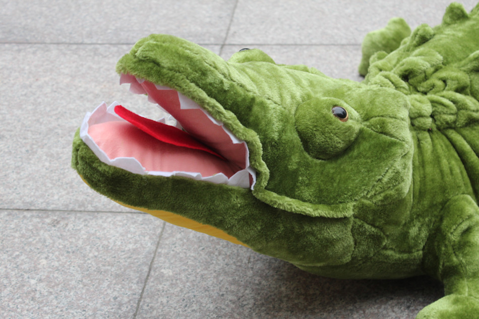 仿真鳄鱼玩偶抱枕公仔毛绒玩具布娃娃靠垫生日礼物 闭嘴款鳄鱼 80厘米