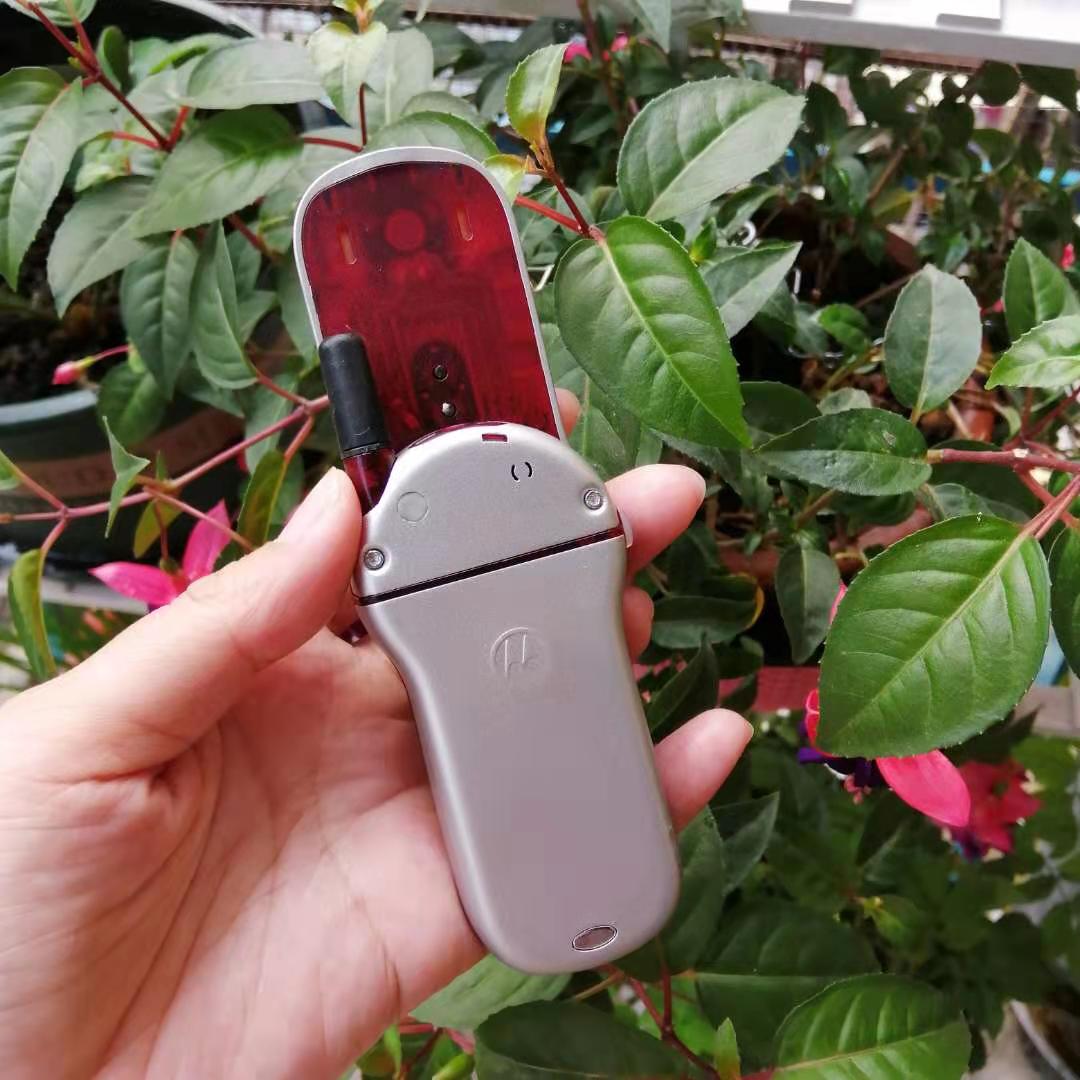motorola摩托罗拉v70旋盖古董怀旧收藏学生机蓝色套餐二32mb中国大陆