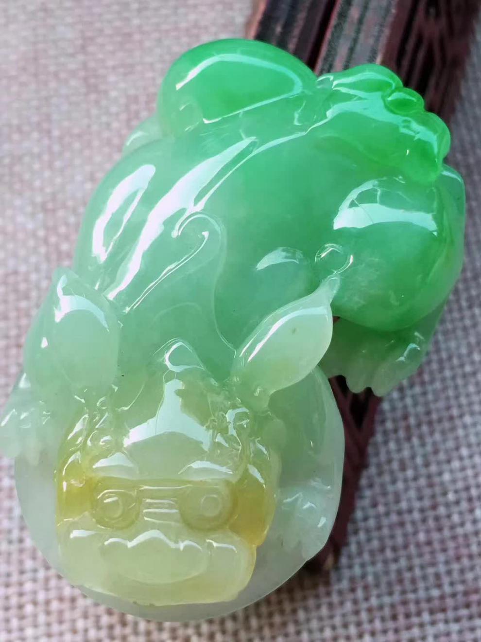 微韵缅甸飘绿小貔貅皮丘吊坠守财缅甸玉玉坠小挂件正身貔休男女款